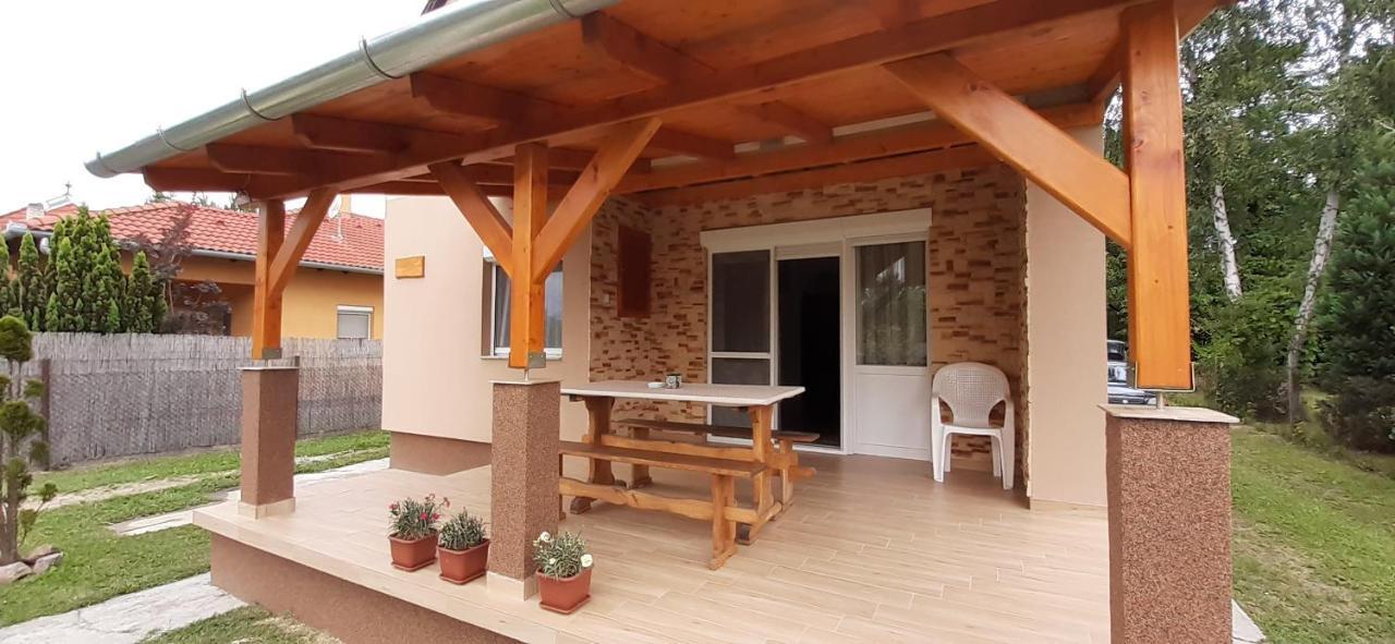 Thomas Nyaralo Villa Balatonmáriafürdő Exterior foto