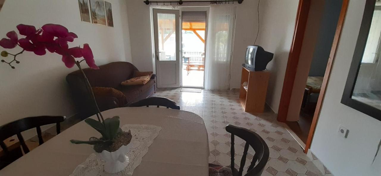 Thomas Nyaralo Villa Balatonmáriafürdő Exterior foto