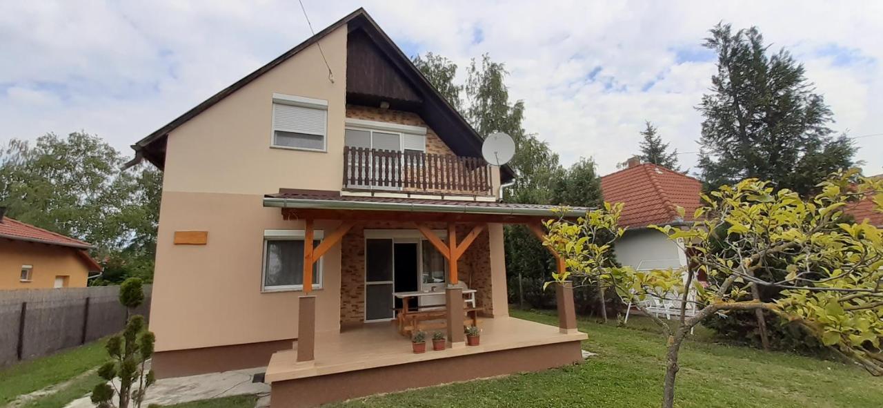 Thomas Nyaralo Villa Balatonmáriafürdő Exterior foto