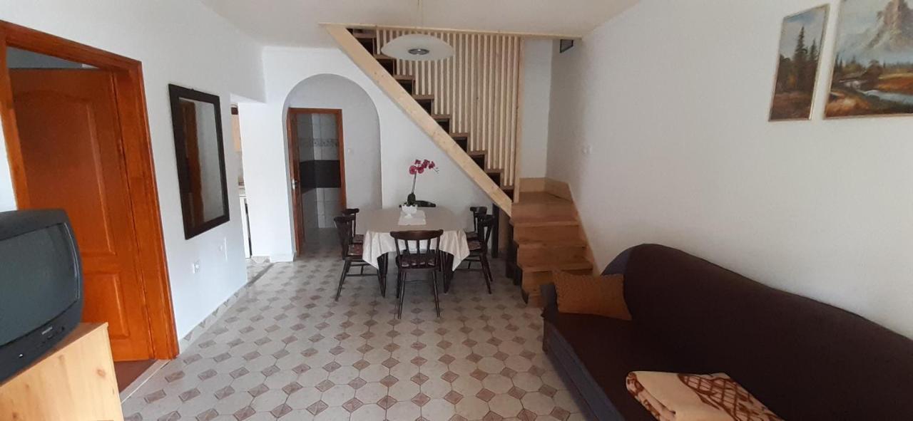 Thomas Nyaralo Villa Balatonmáriafürdő Exterior foto